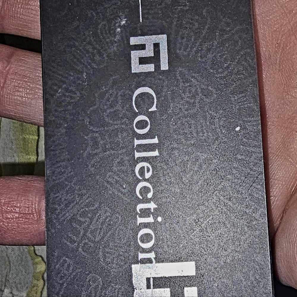 **SOLD**27 ℂ𝕠𝕝𝕝𝕖𝕔𝕥𝕚𝕠𝕟 𝔹𝕠𝕦𝕥𝕚𝕢𝕦𝕖 𝕋𝕠𝕡